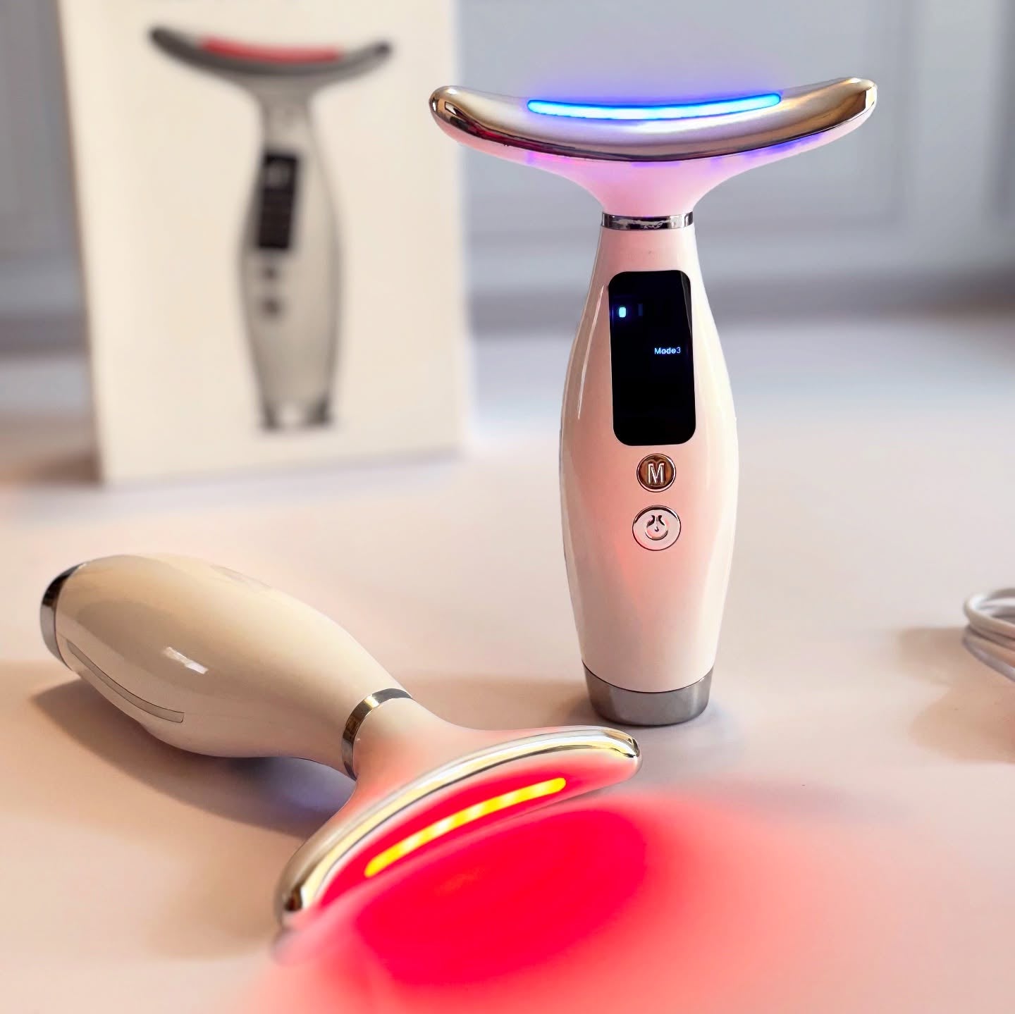 Reafirmador facial y cuello microfrecuencial con tecnologia LED